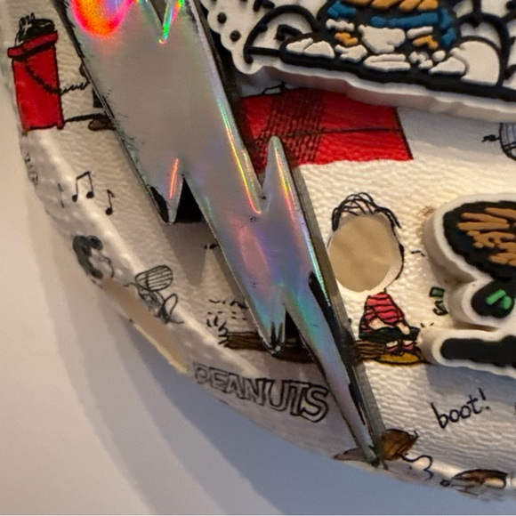 Peanuts Snoopy Charlie Brown Kids Unisex Size 4 Crocs Like New Condition - Picture 10 of 10